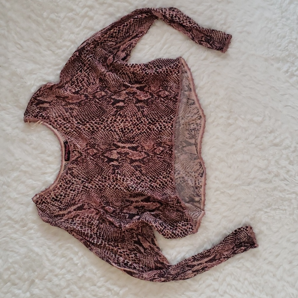 Long sleeve snake print loose crop